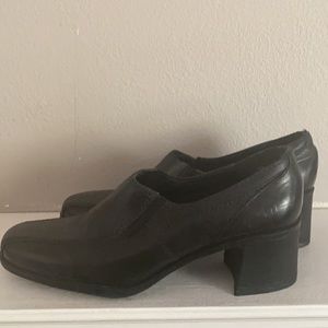 Clarks leather black shoes  9